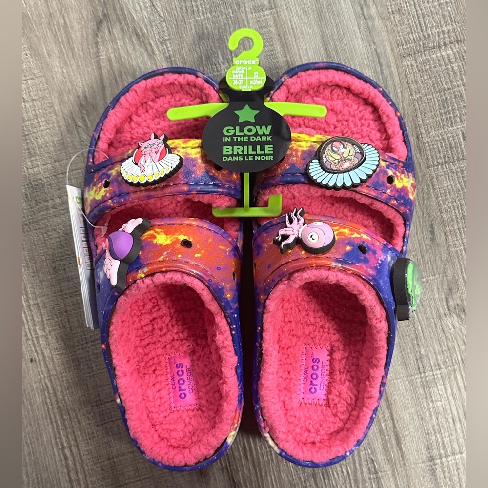 Crocs Ron English WHIN Cozzzy Sandals M4/W6